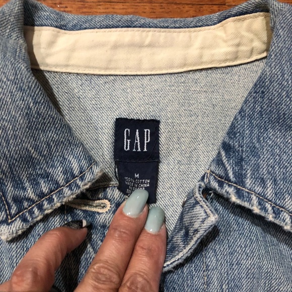 Gap Denim Jacket. - Picture 2 of 4